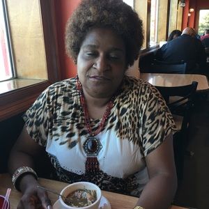 Meet your Posher, Maxine